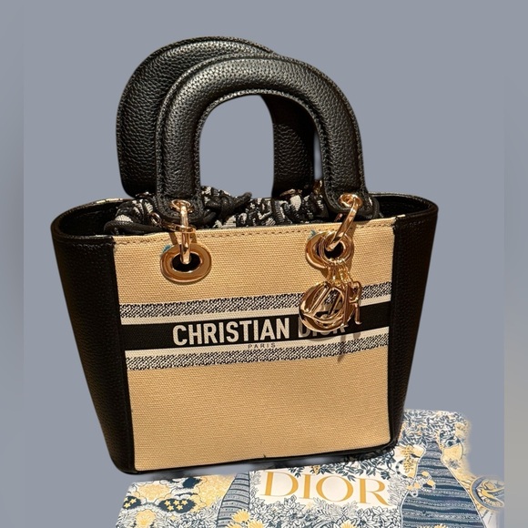 Dior Handbags - GWP Dior Black and Tan Tote Bag